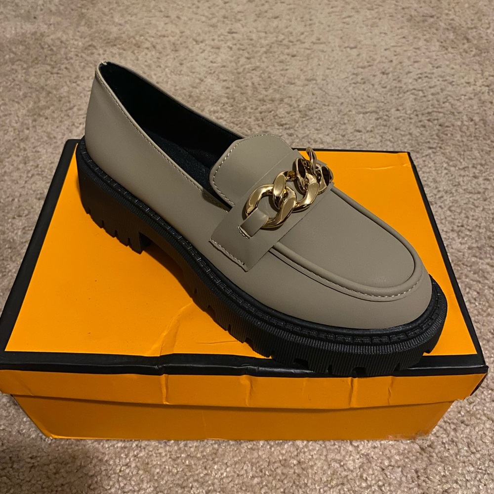 Cream and Gold Loafers with Modern Design